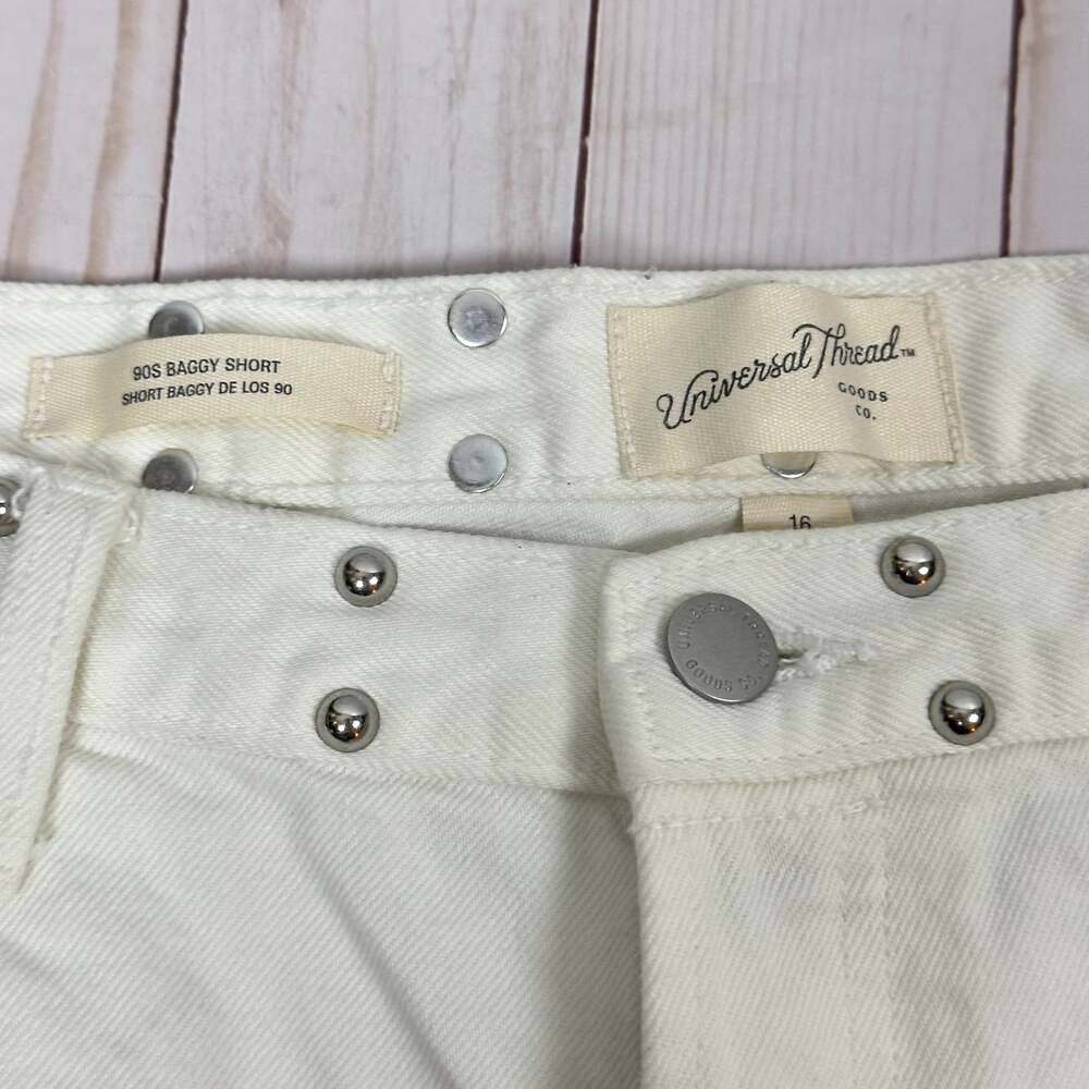 UNIVERSAL THREAD 90s baggy short white denim silver studded jean shorts - size 1 - Picture 3 of 5